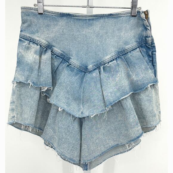 MOTHER‎ The Ruffle Mini Raw Edge Skirt in Action Shot Size 31 - Picture 5 of 11